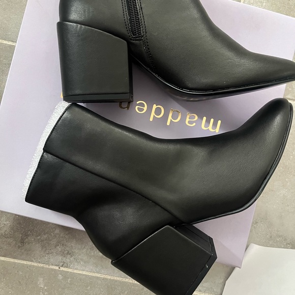 Elegant MADDEN GIRL Black Ankle Boots - Picture 3 of 8